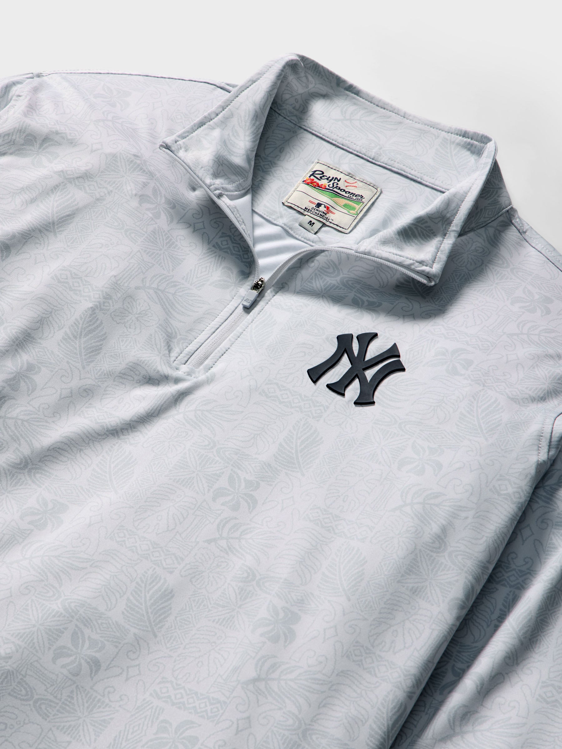 Reyn Spooner MLB® NEW YORK YANKEES QUARTER ZIP in SOUTH PACIFIC TAPA - WHITE