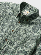 Reyn Spooner RETRO TAPA BUTTON FRONT in GREEN