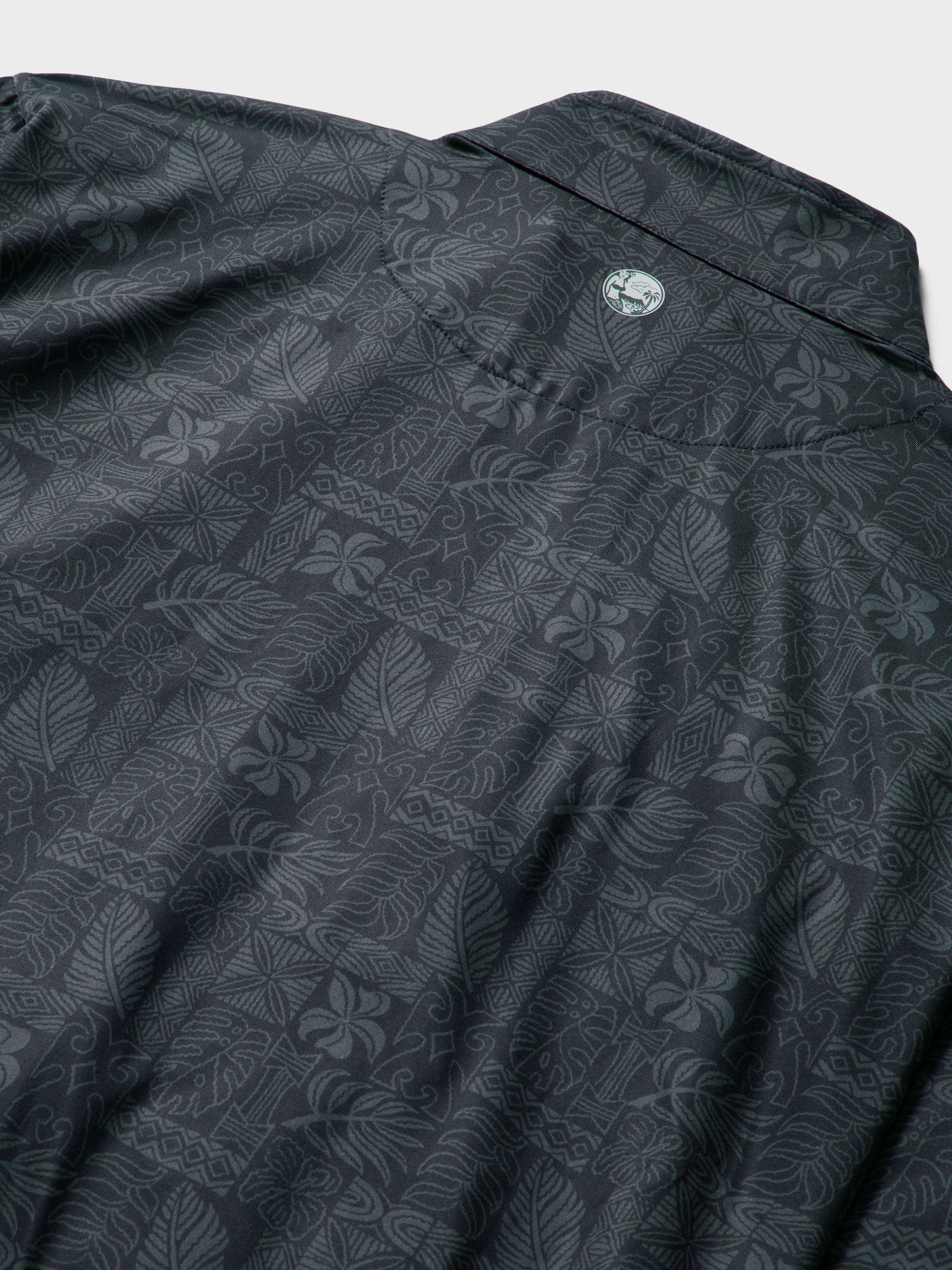 Reyn Spooner MLB® CHICAGO CUBS QUARTER ZIP in SOUTH PACIFIC TAPA - BLACK