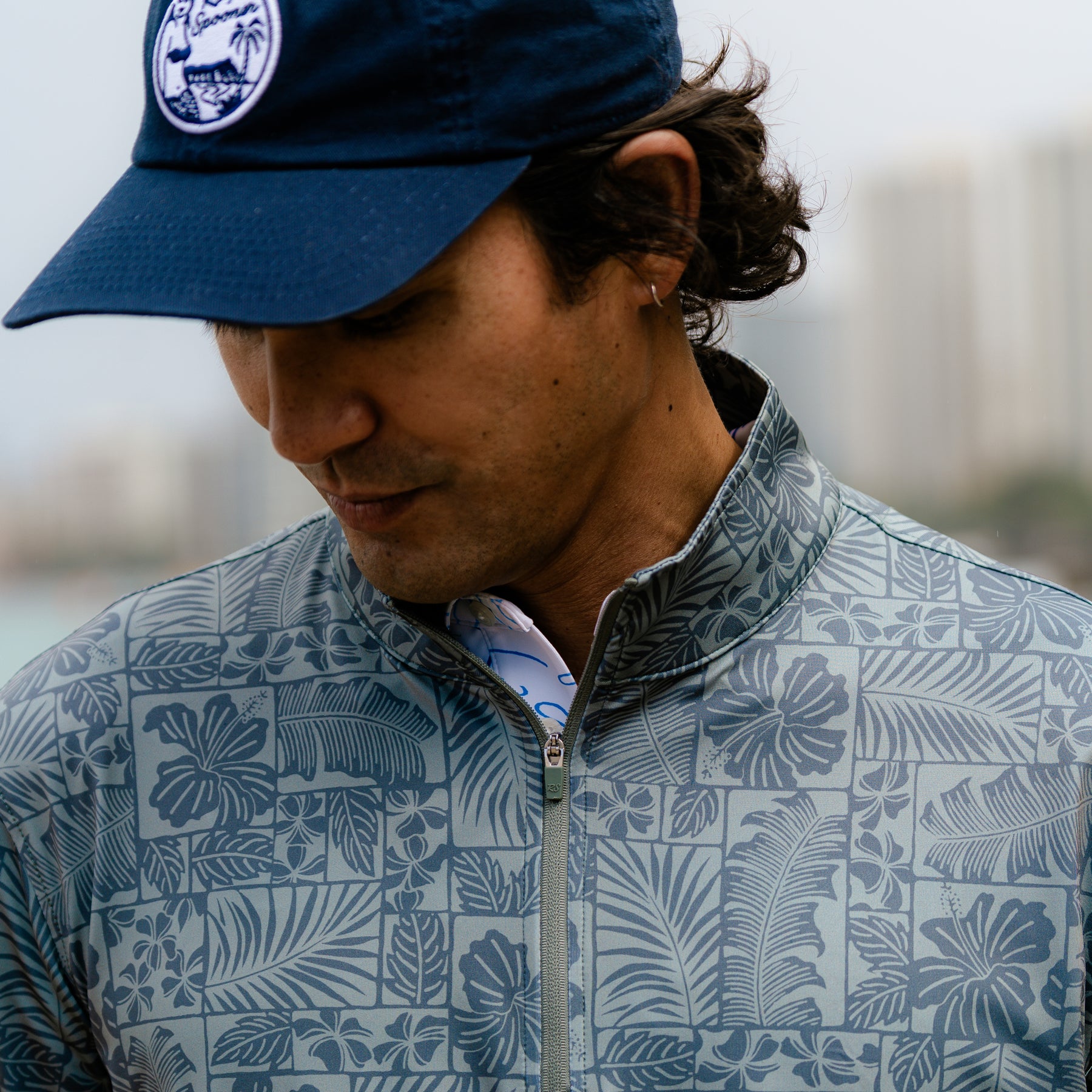 FLORAL FRAMES MEN'S PERFORMANCE QUARTER ZIP | Reyn Spooner