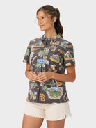 Reyn Spooner MLB® WOMEN'S SAN DIEGO PADRES SCENIC PERFORMANCE ALOHA SHIRT in SCENIC