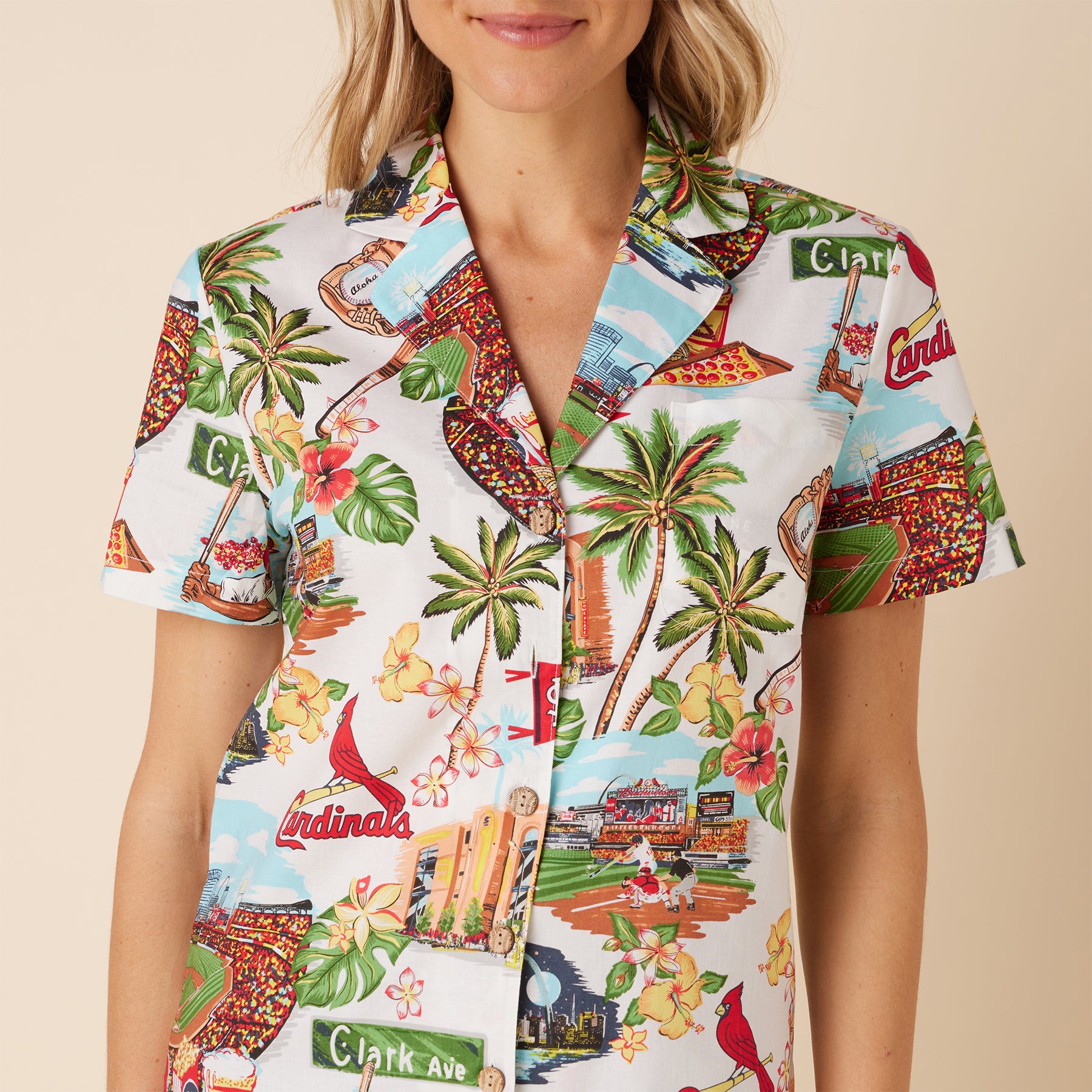 WOMEN S ST. LOUIS CARDINALS SCENIC CAMP SHIRT 100 Cotton Reyn Spooner