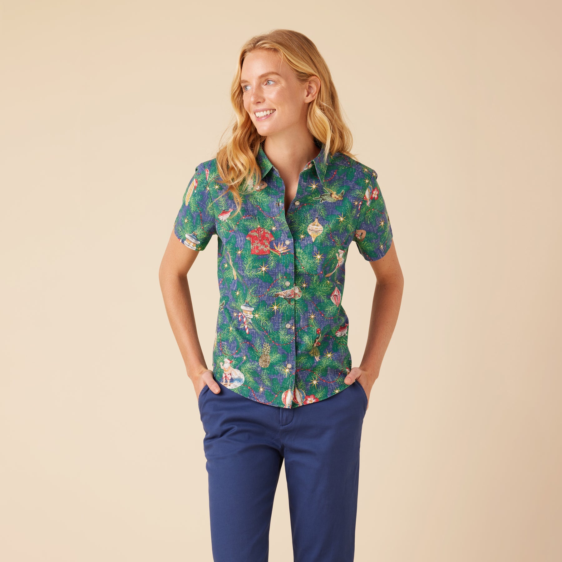 Reyn Spooner HAWAIIAN CHRISTMAS 2022 CAMP SHIRT TAILORED in NAVY
