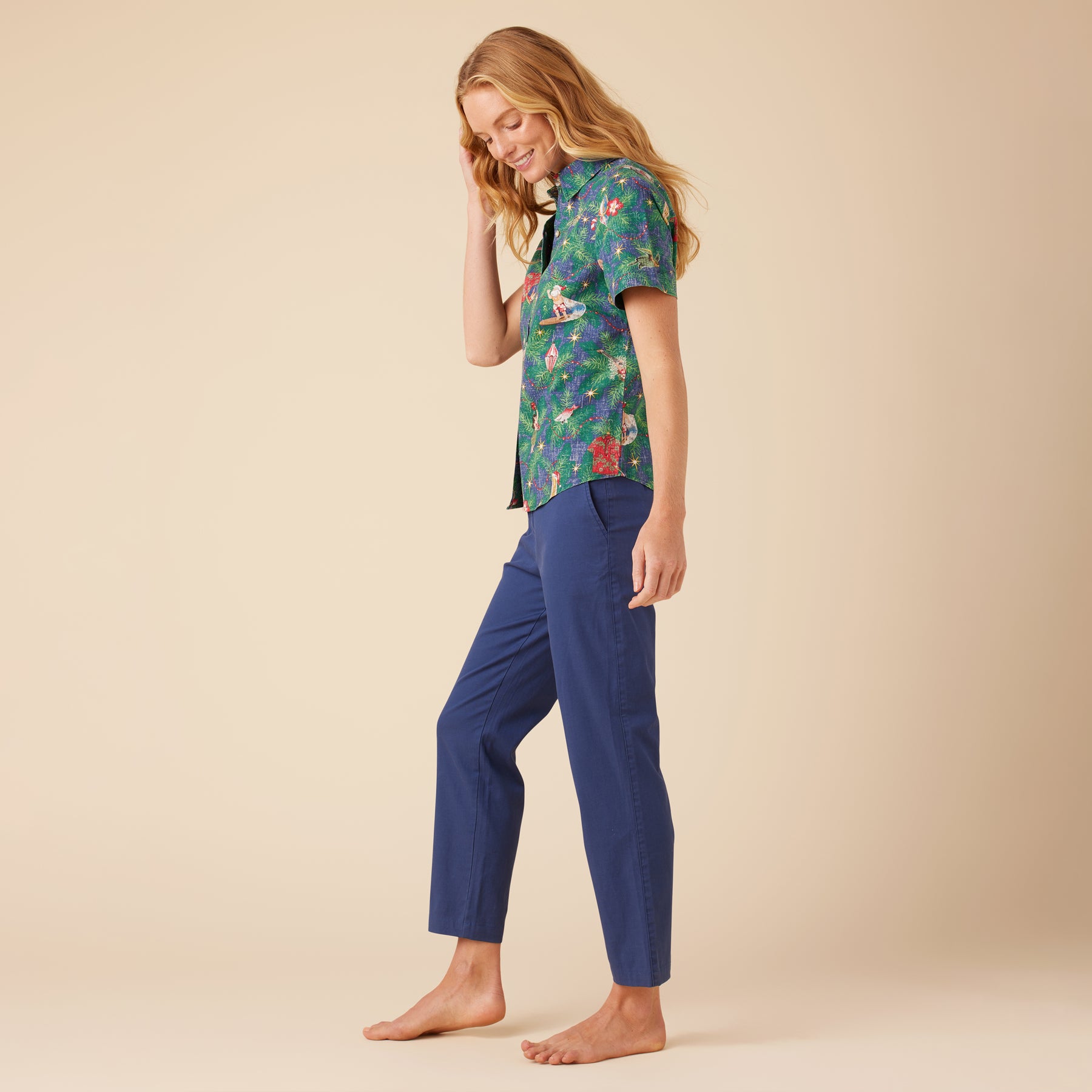 Reyn Spooner HAWAIIAN CHRISTMAS 2022 CAMP SHIRT TAILORED in NAVY